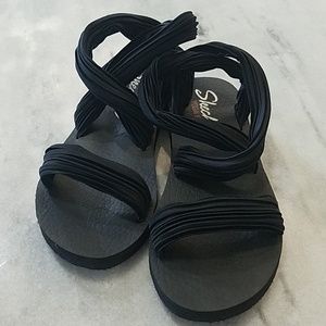 EUC Skechers Women's Meditation-Still Flat Sandal